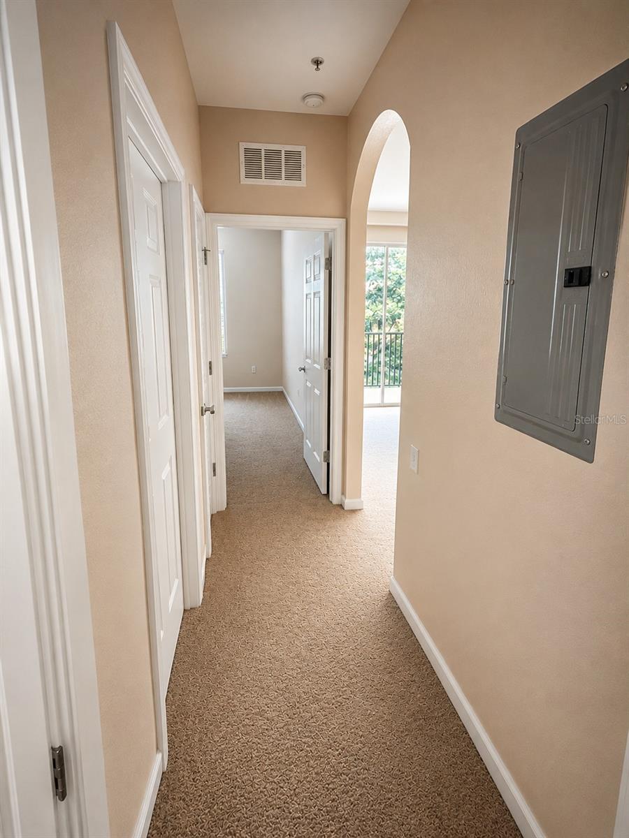 O6411166 Property Photo 13