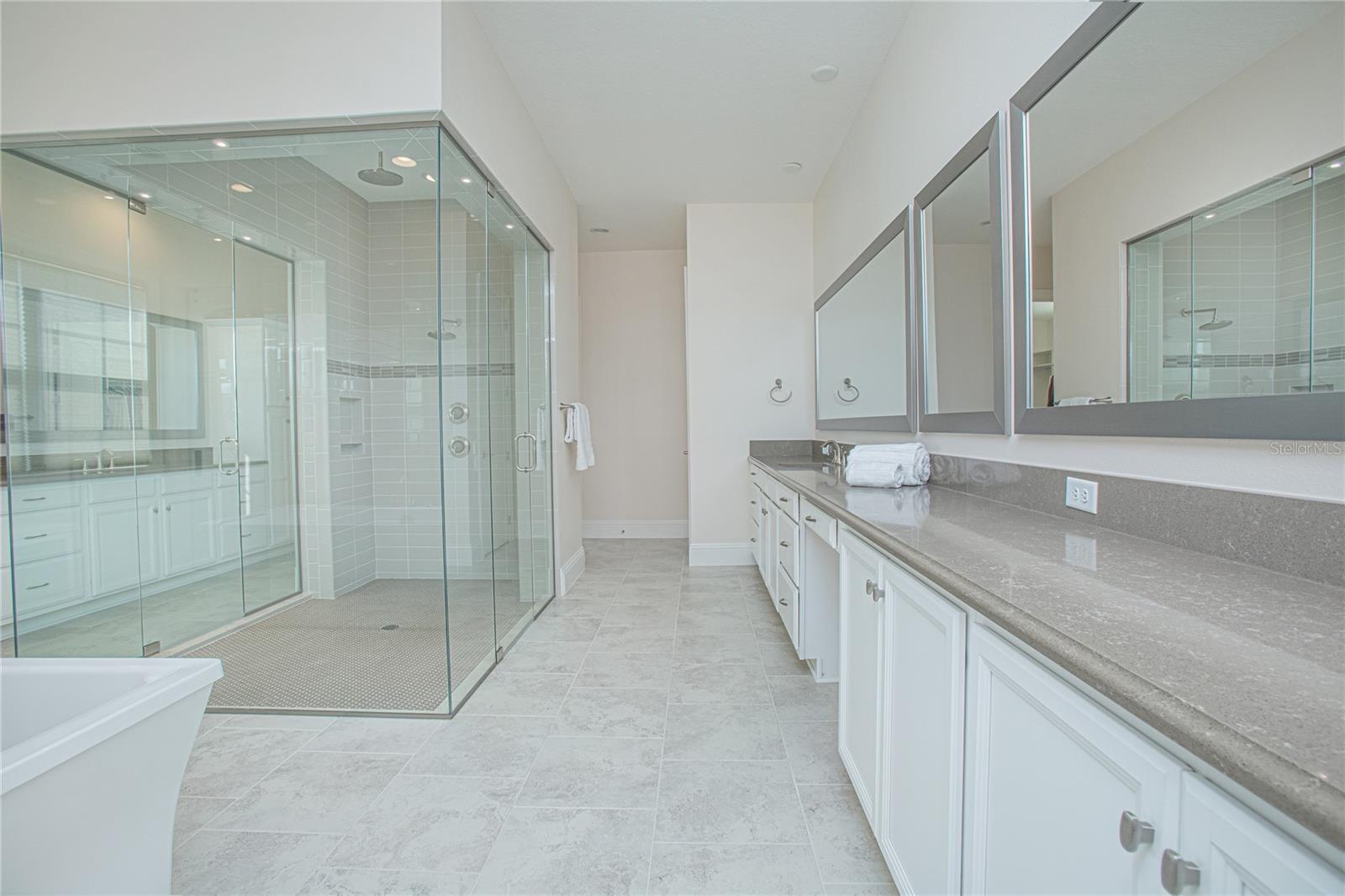 10846 Mobberley Cir Property Photo 14