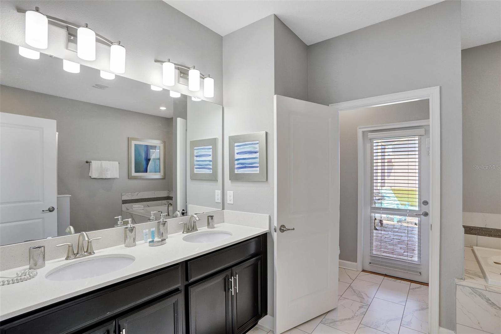 1533 Flange Dr Property Photo 26