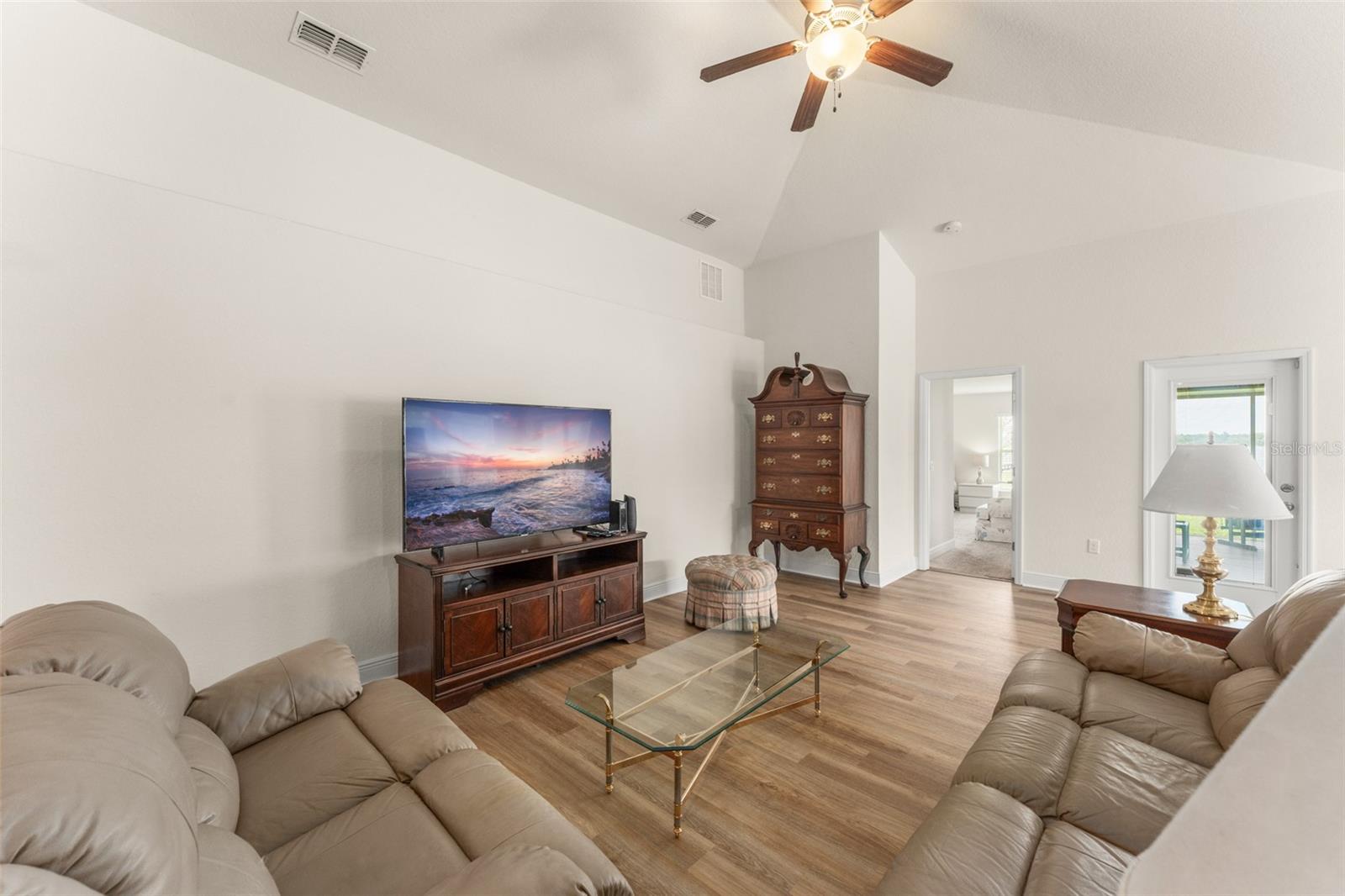4111 Island Lakes Dr Property Photo 11