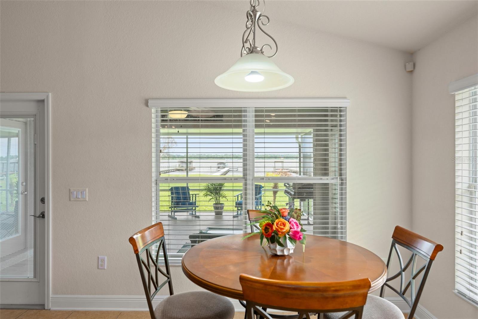 4111 Island Lakes Dr Property Photo 18