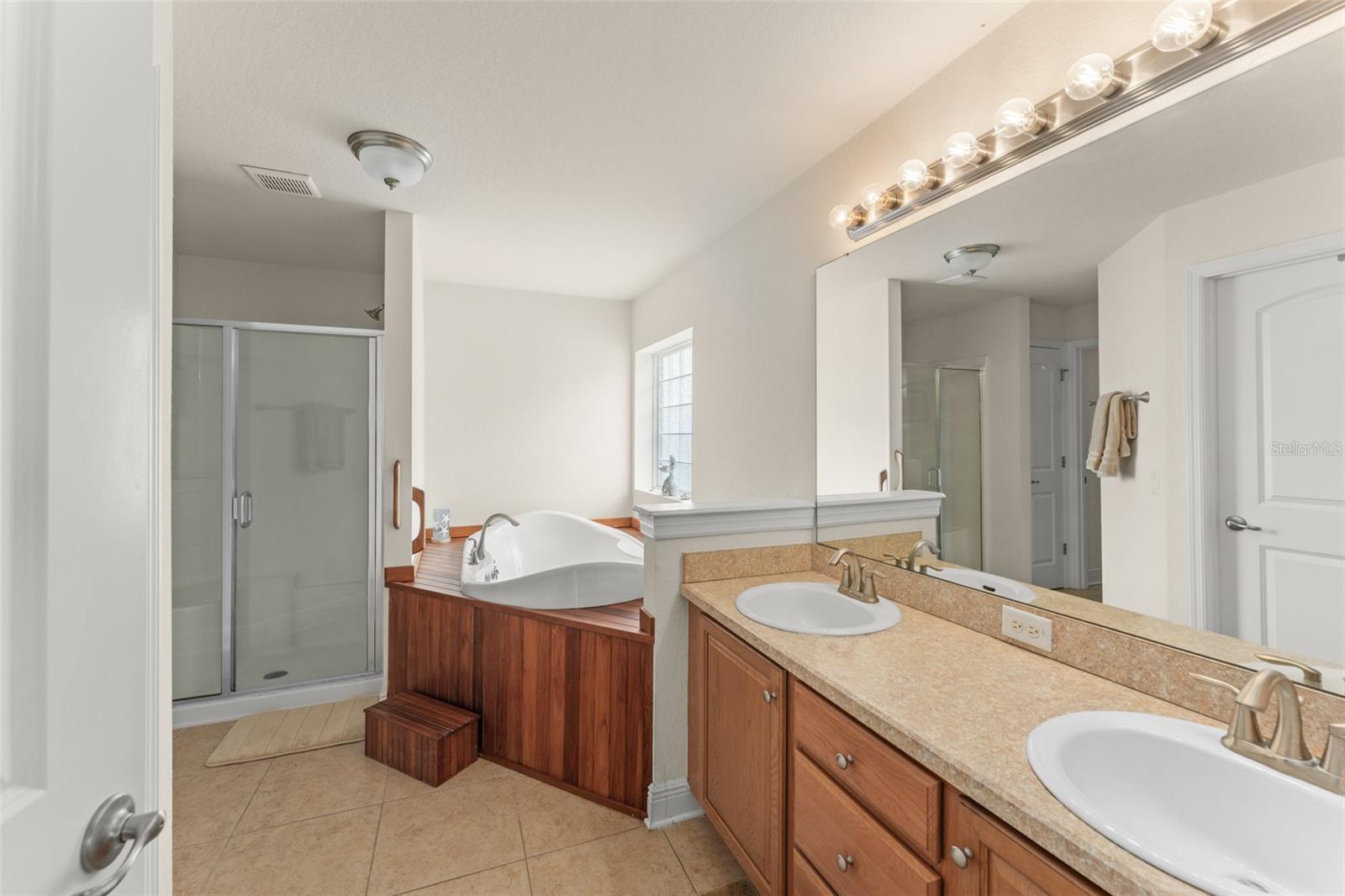 4111 Island Lakes Dr Property Photo 25