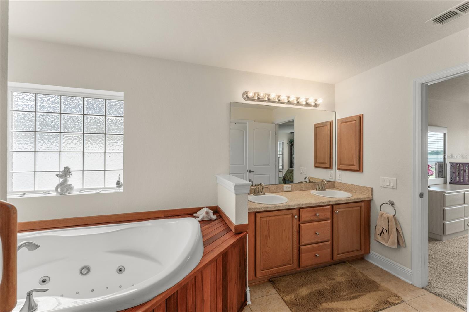 4111 Island Lakes Dr Property Photo 27