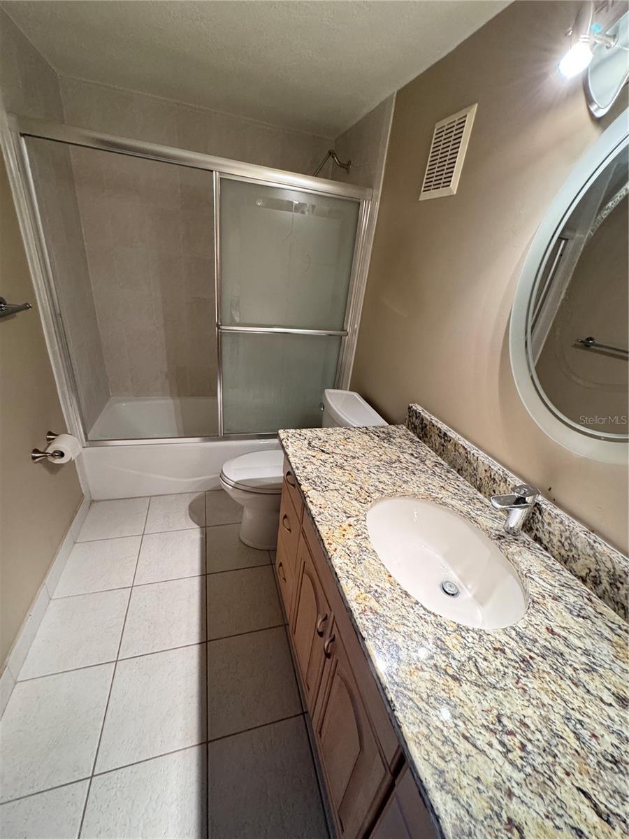 400 E Colonial Dr #108 Property Photo 10