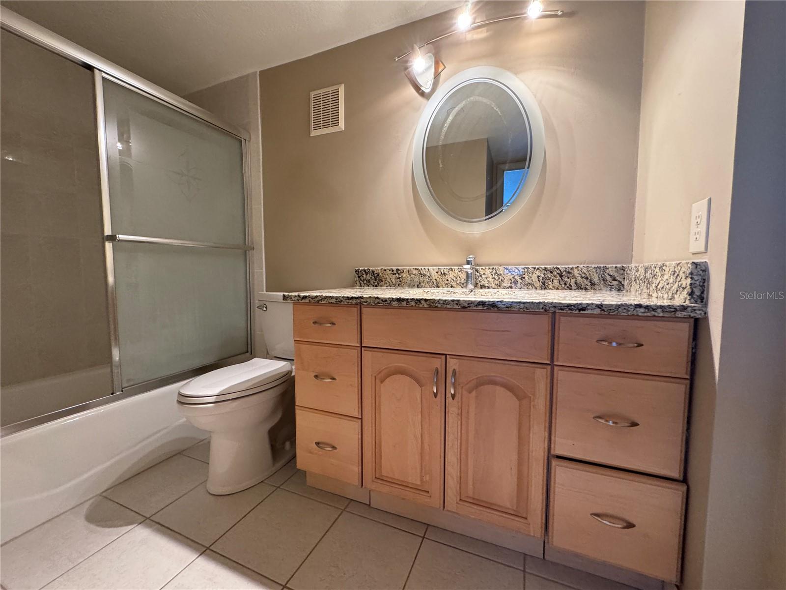 400 E Colonial Dr #108 Property Photo 11