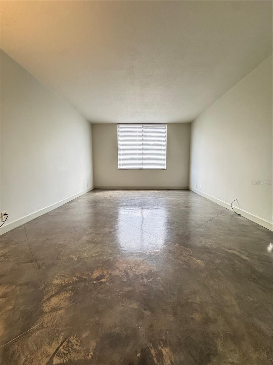 400 E Colonial Dr #108 Property Photo 12