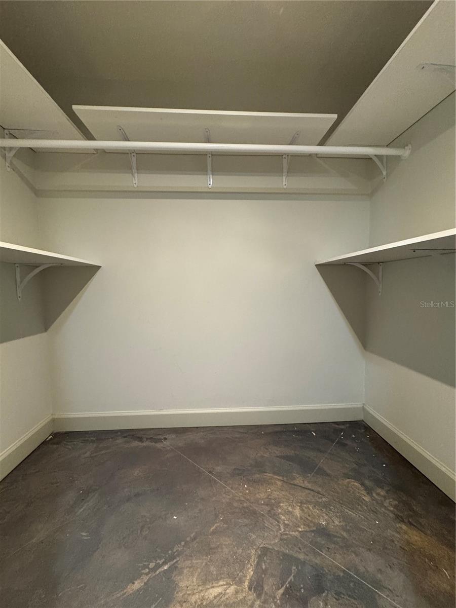 400 E Colonial Dr #108 Property Photo 16