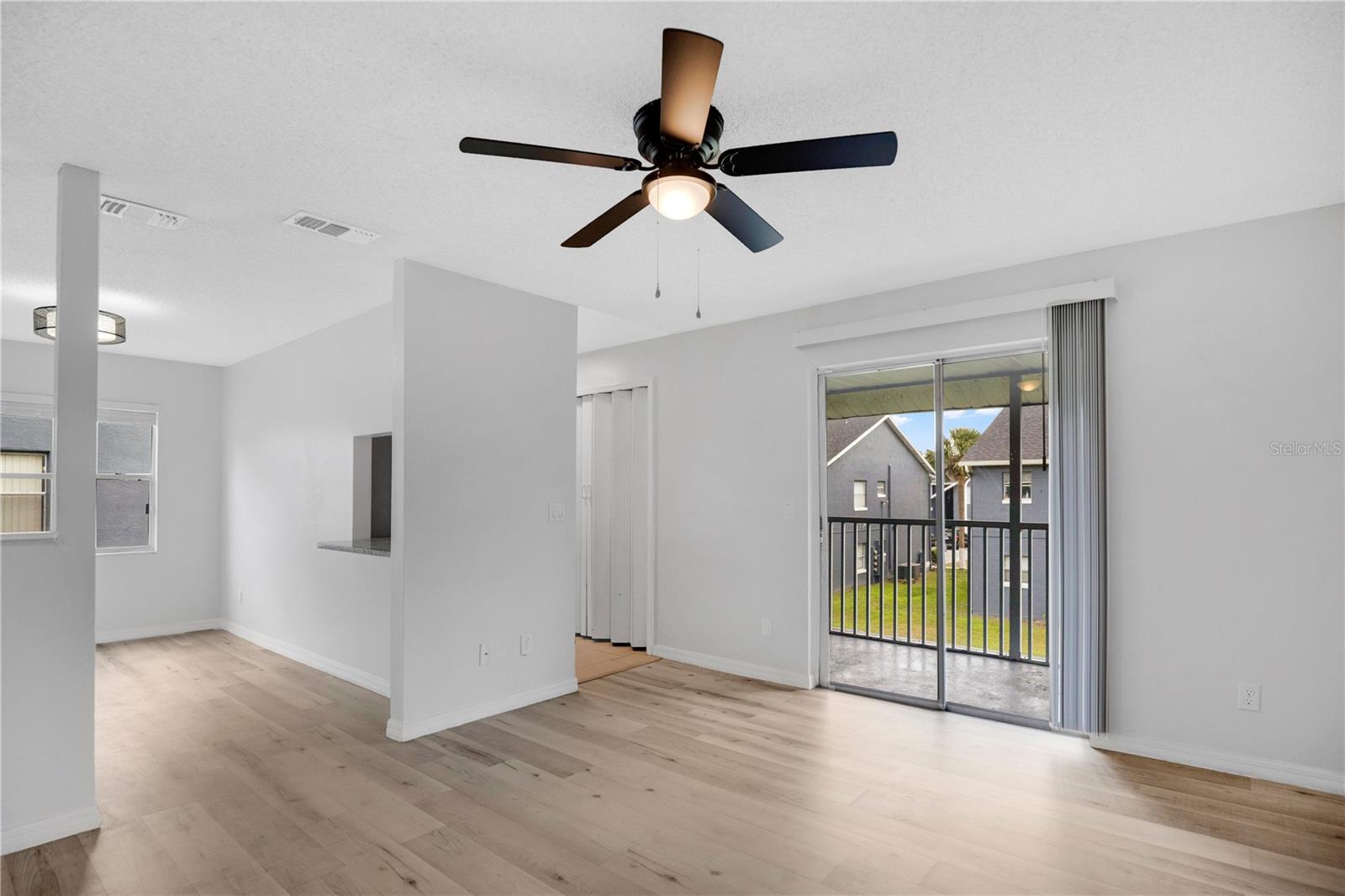 4100 Pershing Pointe Pl #3 Property Photo 4