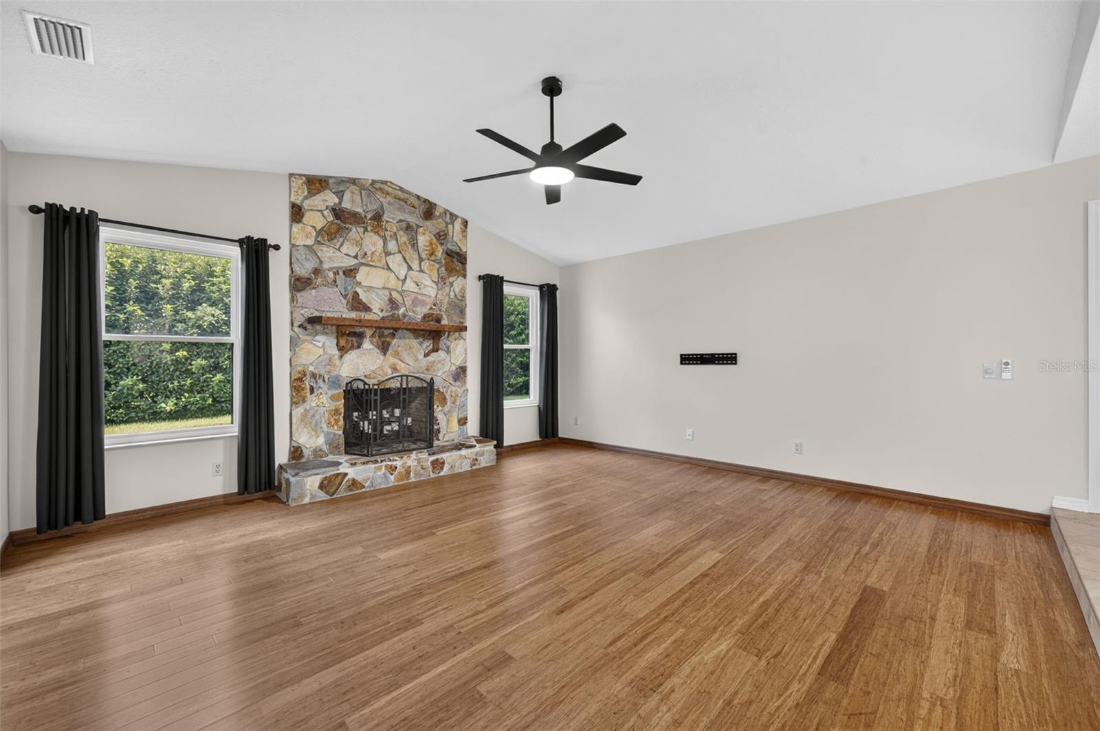 3158 Whisper Wind Dr Property Photo 12