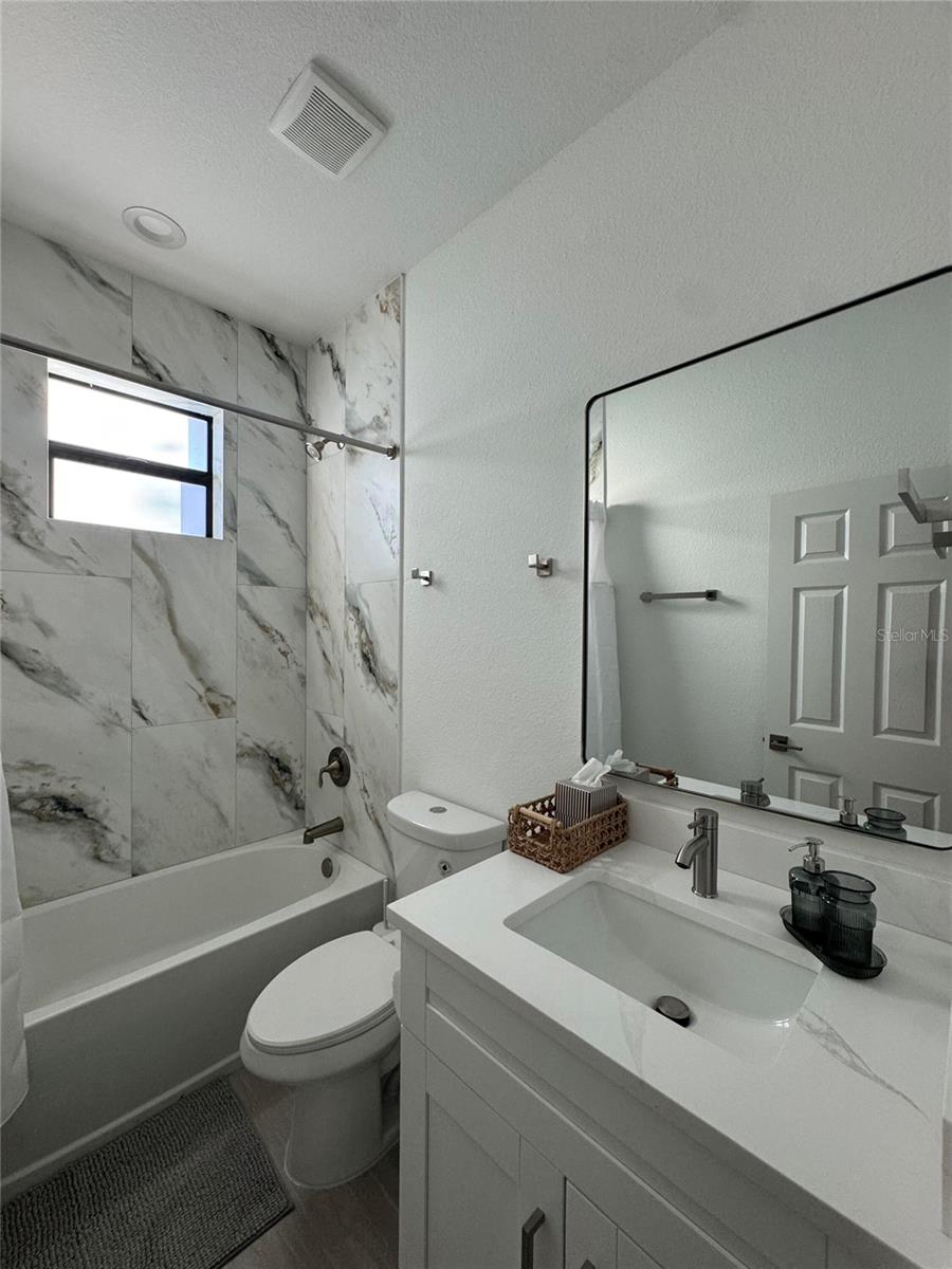 9262 Genesee St Property Photo 19