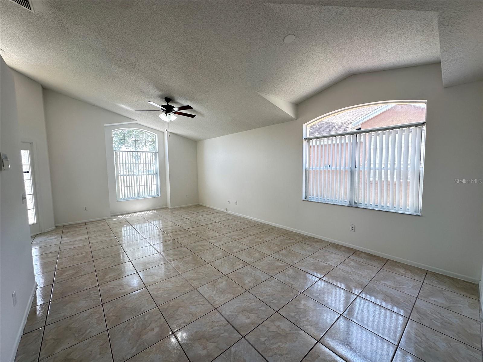311 Downing Cir Property Photo 3