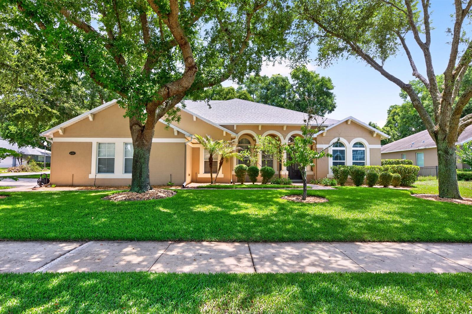 2425 Parkside Meadow Dr Property Photo 3