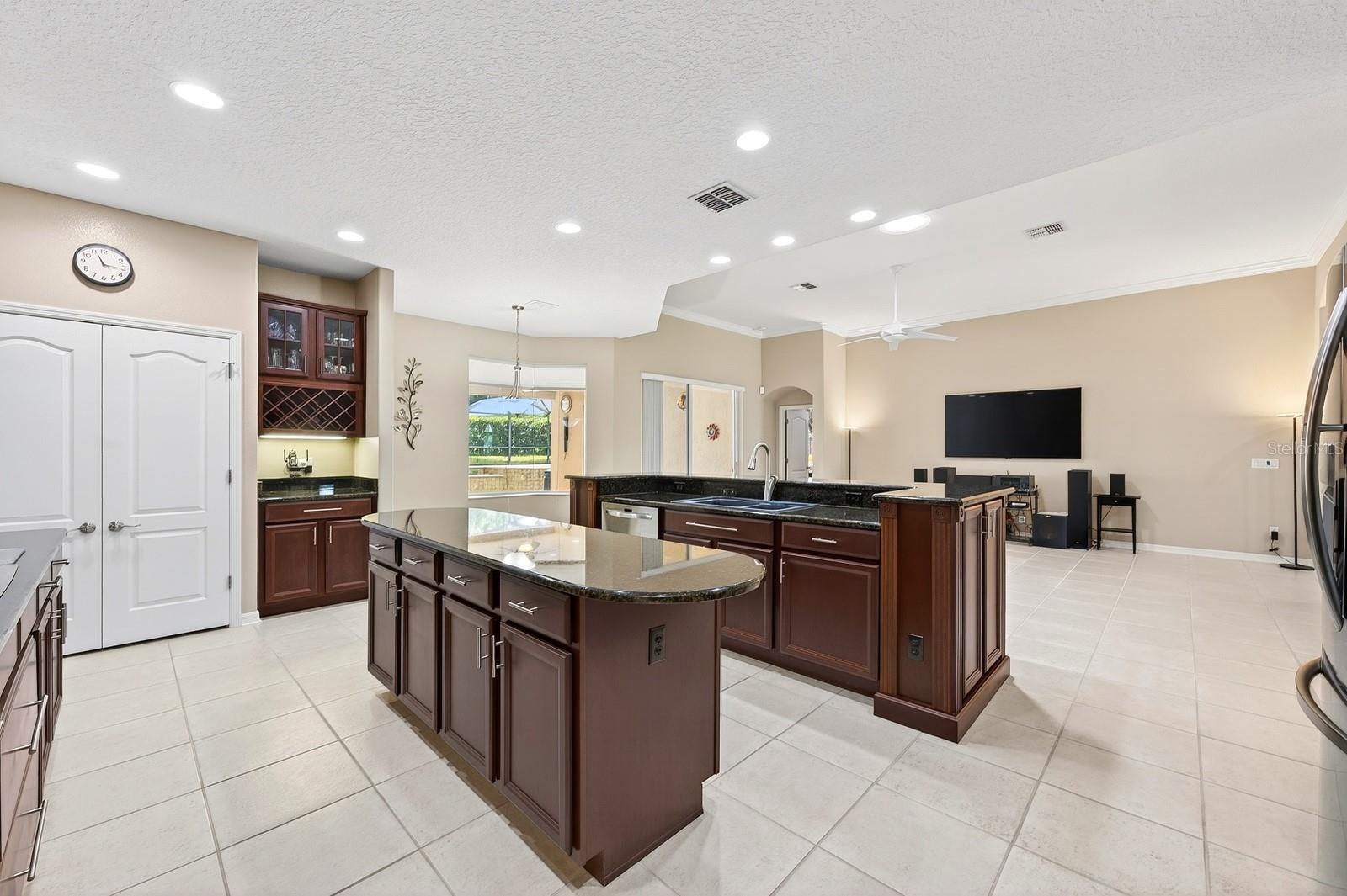 2425 Parkside Meadow Dr Property Photo 12