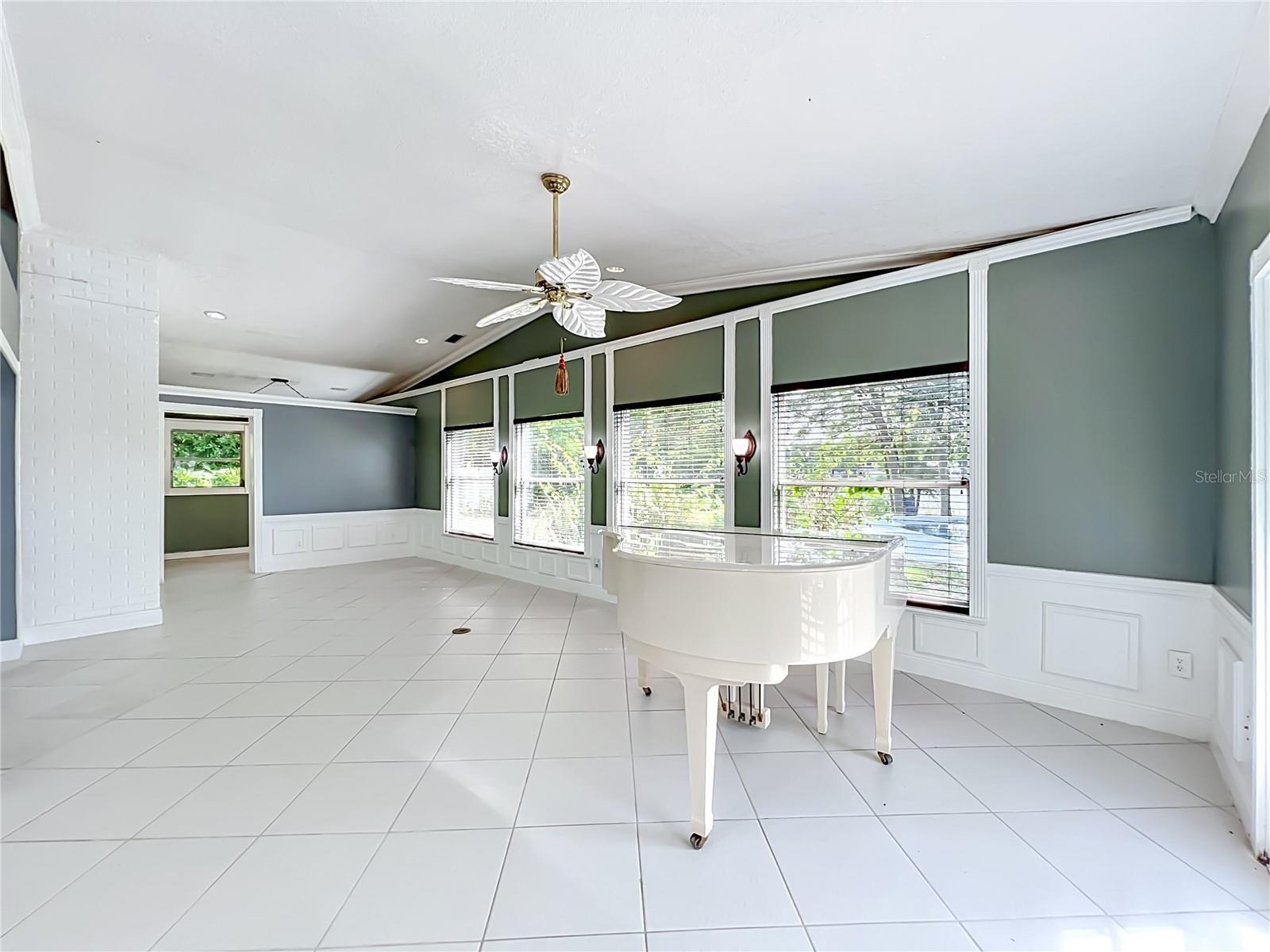 3417 Pershing Ave Property Photo 77