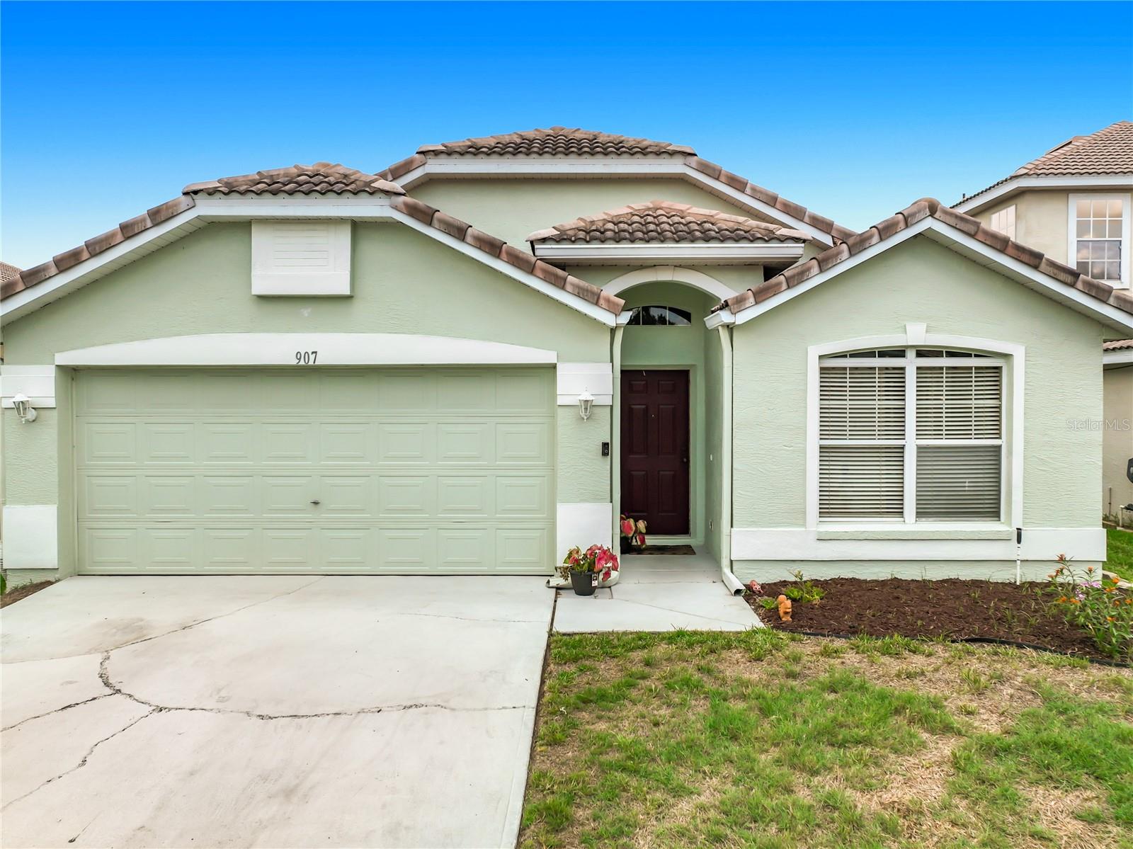 907 Glen Abbey Cir Property Photo 1