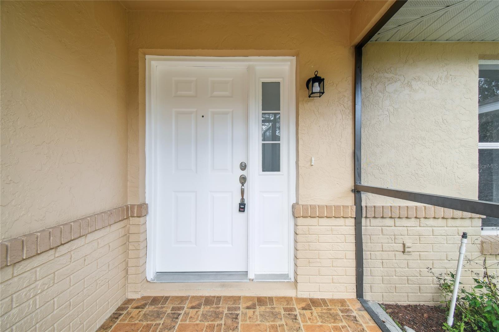 11 Carnation Ct E Property Photo 6
