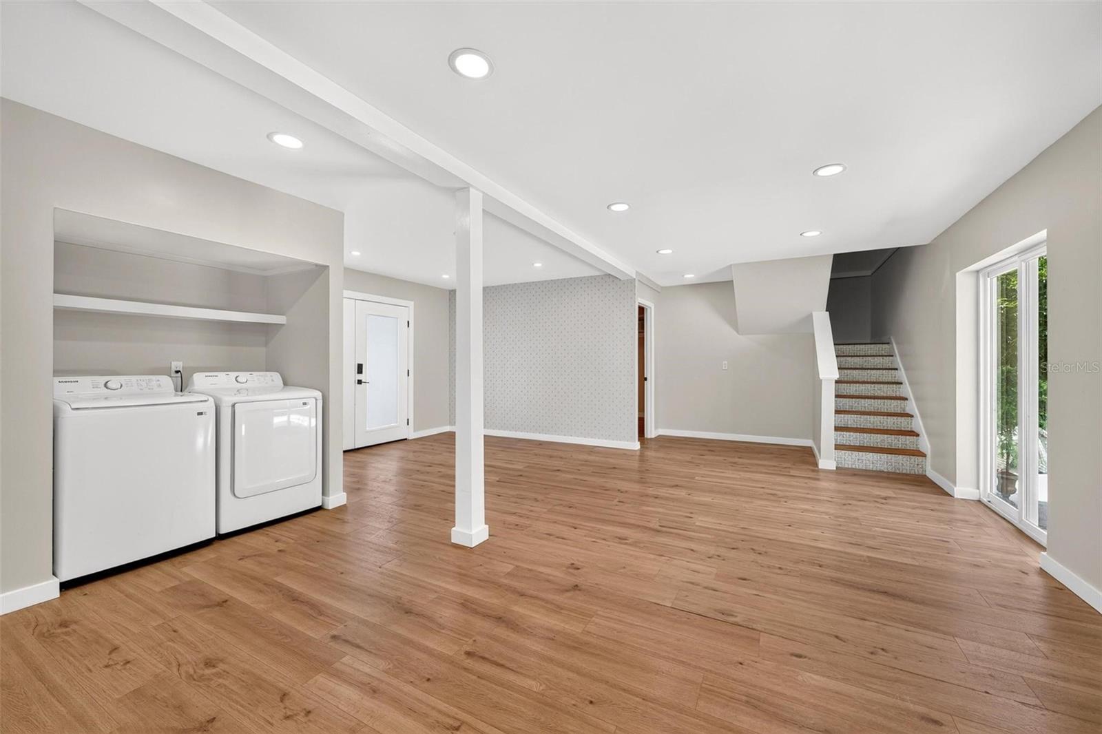 1099 Grove Ave Property Photo 11