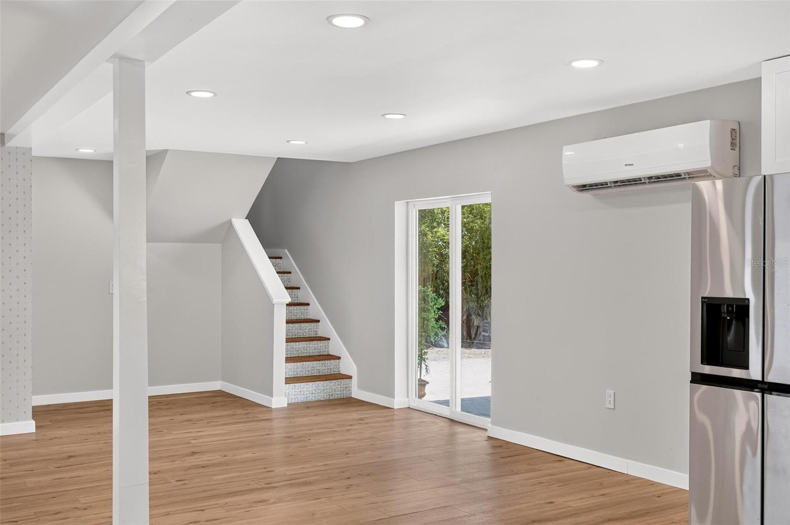 1099 Grove Ave Property Photo 17