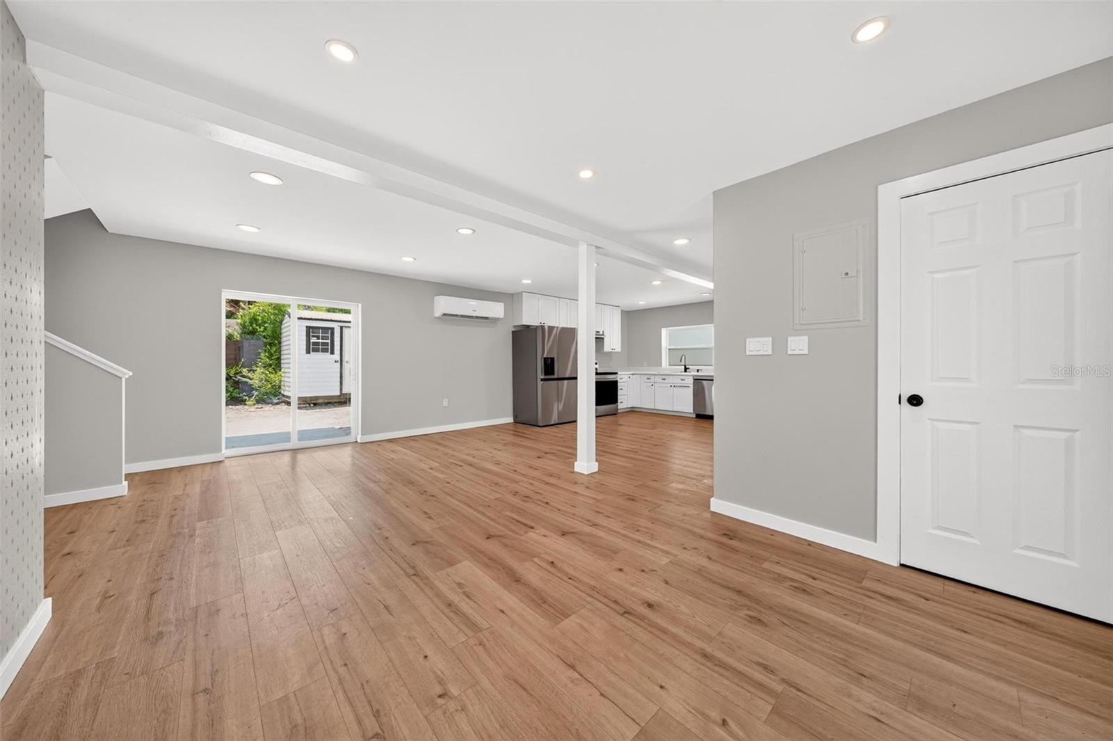 1099 Grove Ave Property Photo 19