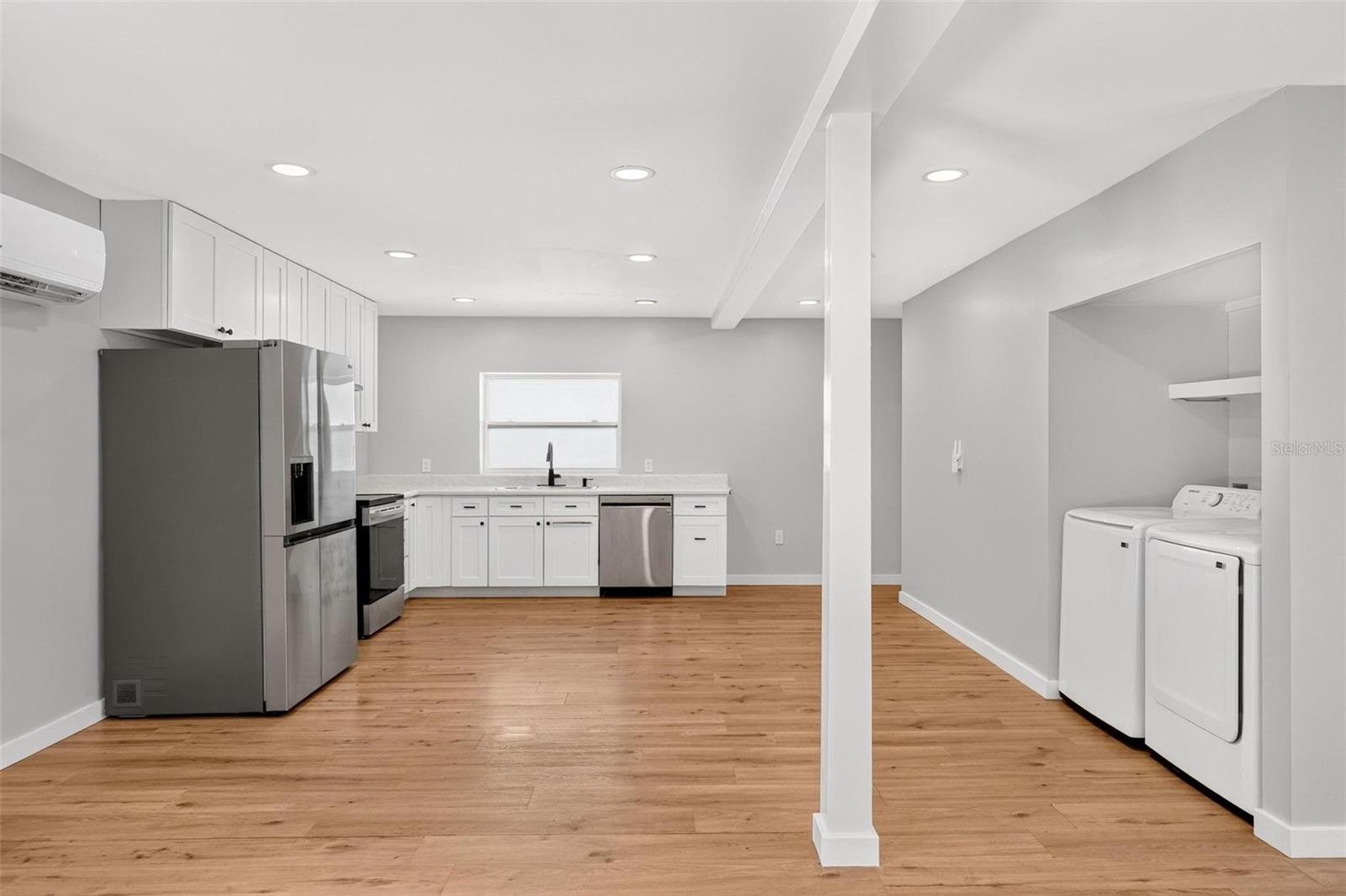 1099 Grove Ave Property Photo 21