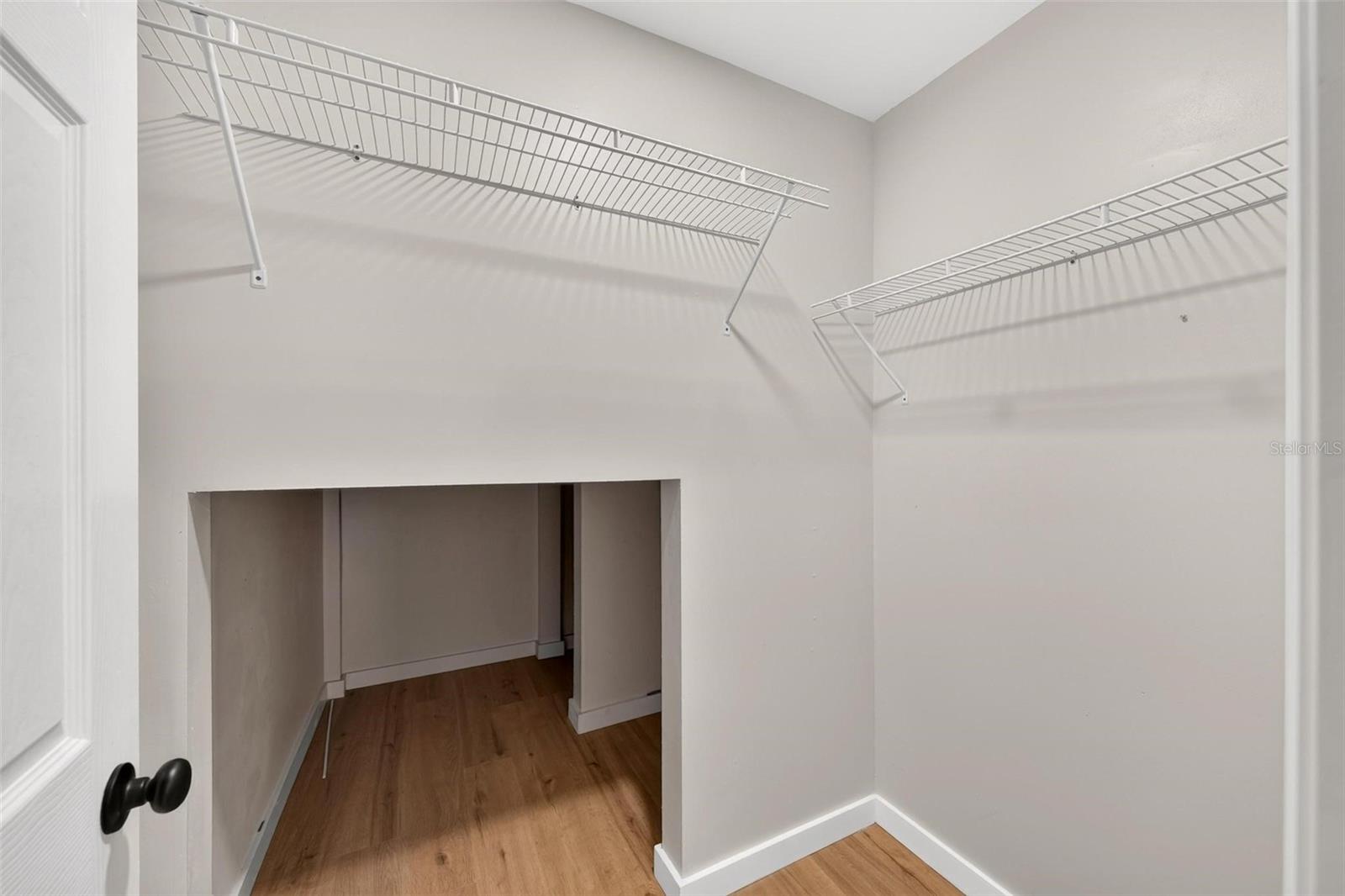 1099 Grove Ave Property Photo 25