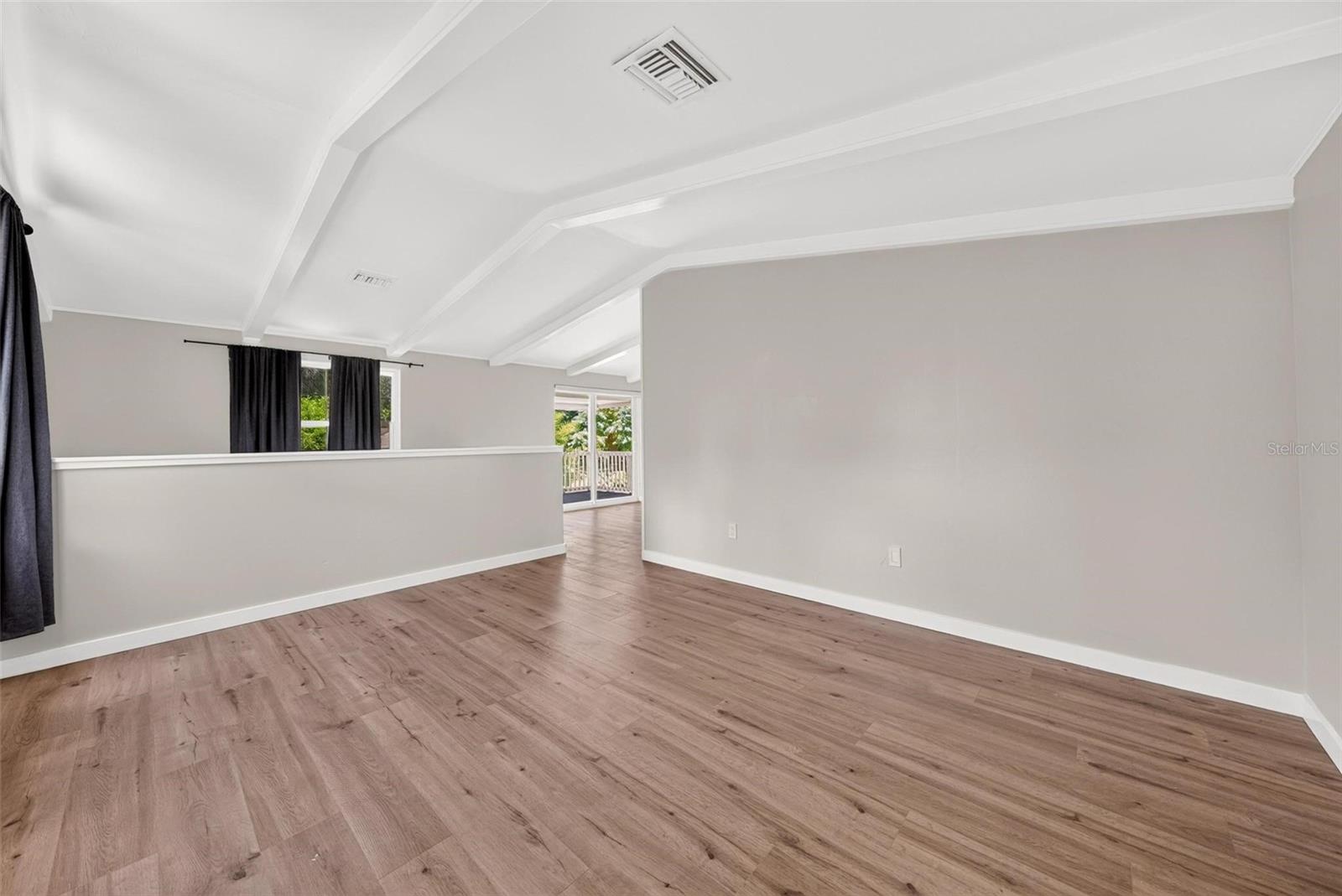 1099 Grove Ave Property Photo 39