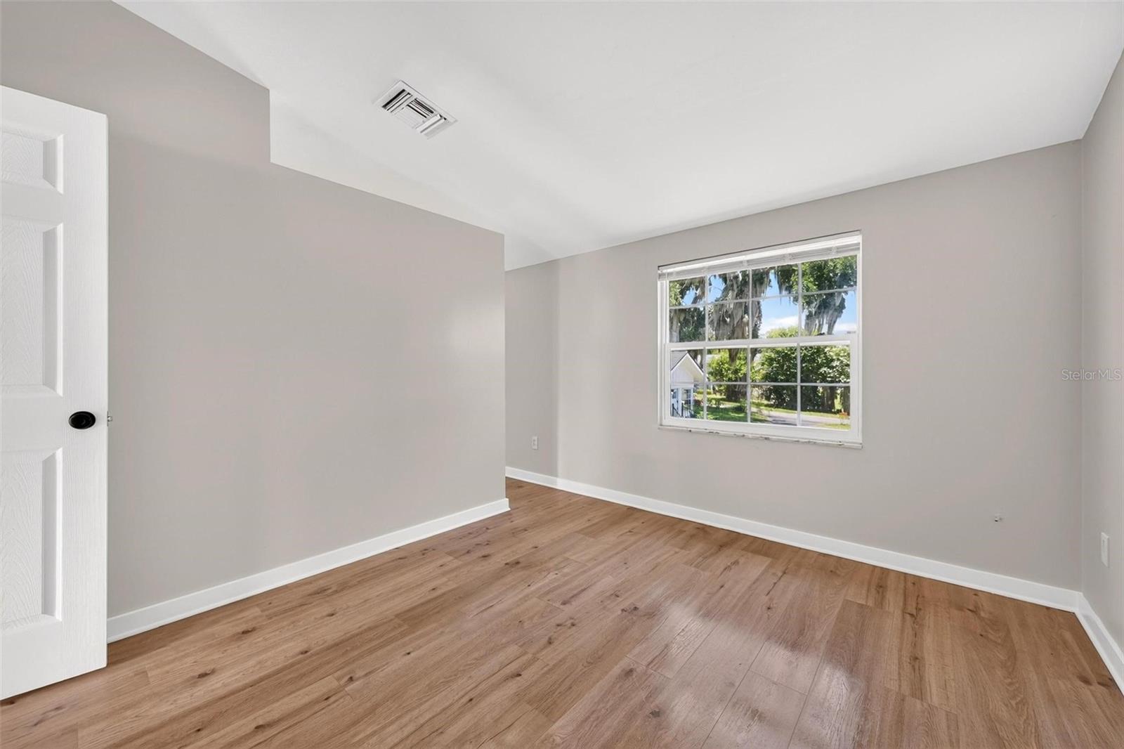 1099 Grove Ave Property Photo 41