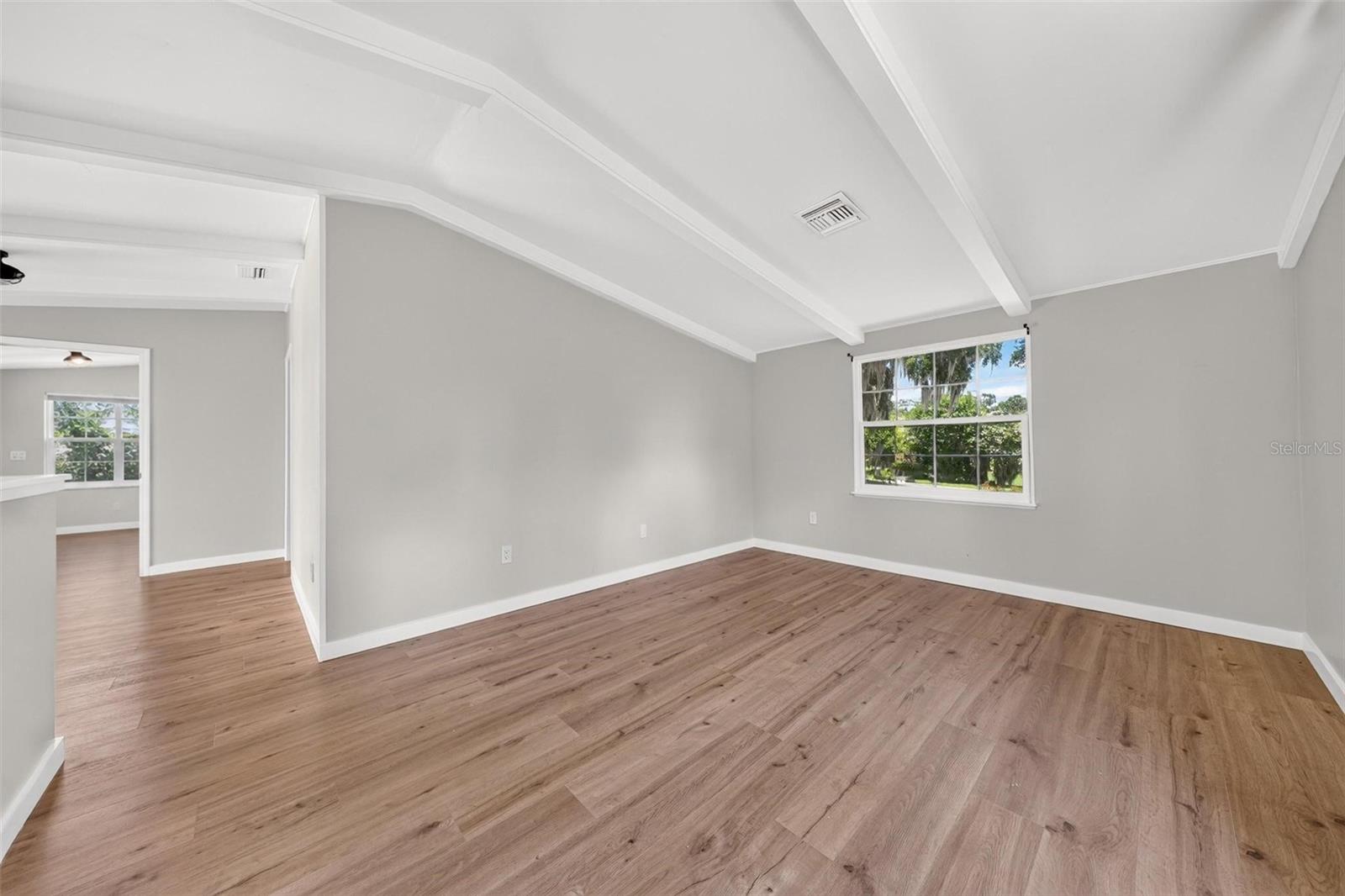 1099 Grove Ave Property Photo 42