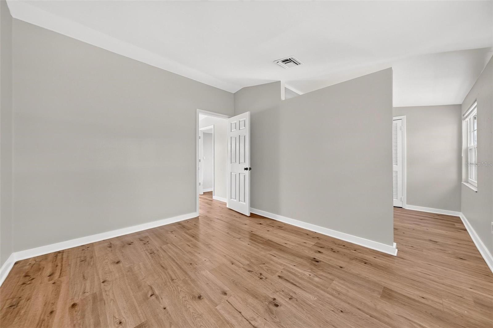1099 Grove Ave Property Photo 43