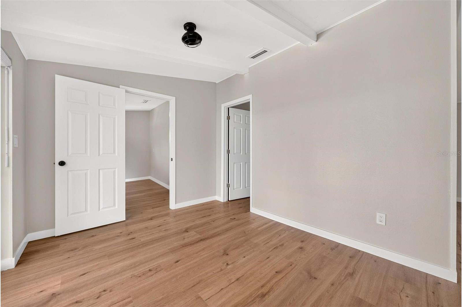 1099 Grove Ave Property Photo 46