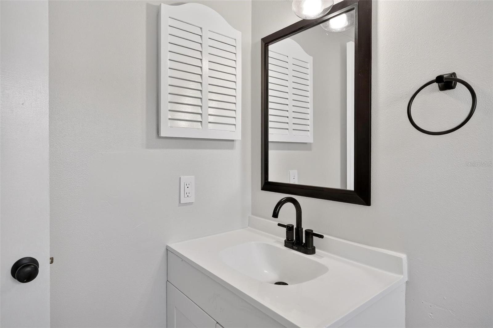 1099 Grove Ave Property Photo 48