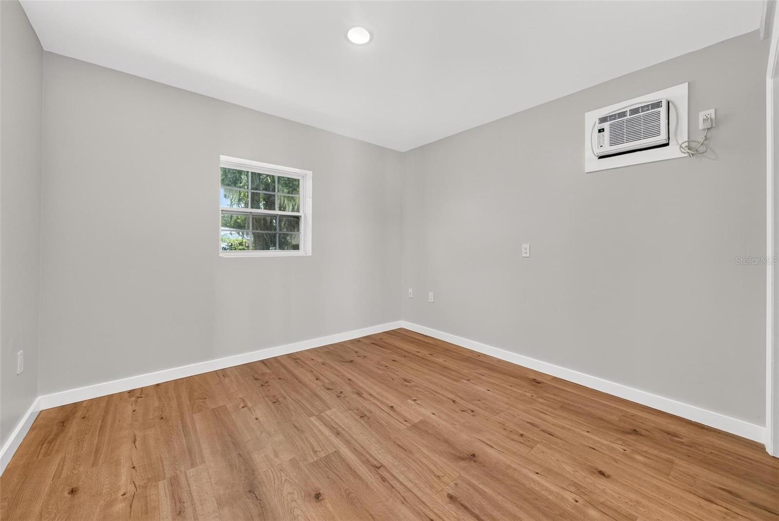 1099 Grove Ave Property Photo 55