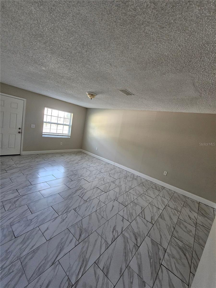 1013 Beecher St #unit 1 Property Photo 4