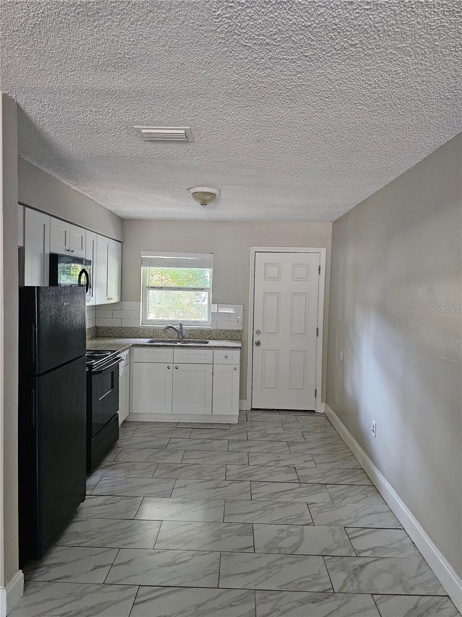 1013 Beecher St #unit 1 Property Photo 11
