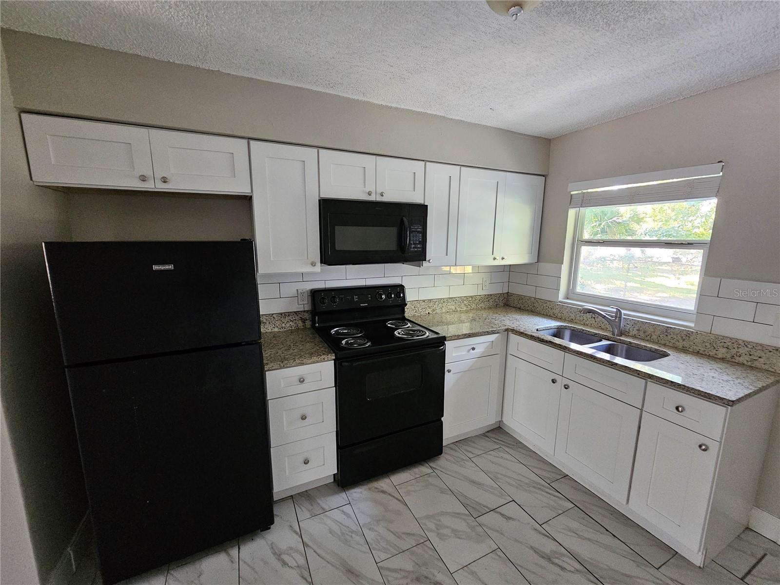 1013 Beecher St #unit 1 Property Photo 12