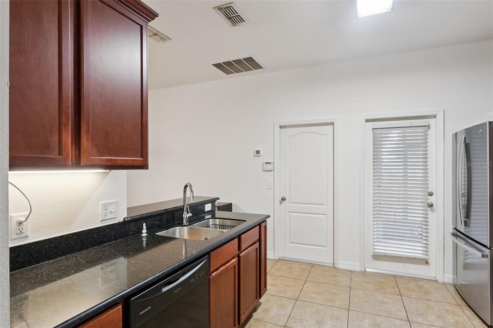 2428 Victoria Falls Dr Property Photo 9