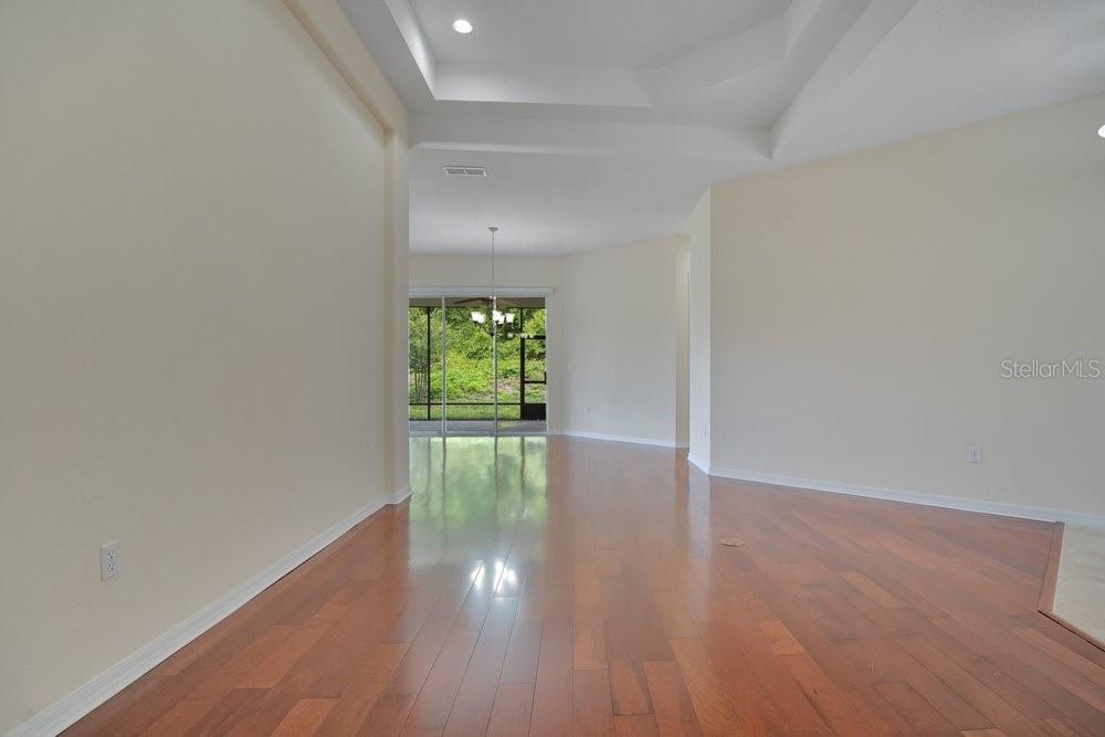 534 Newhall Ln Property Photo 7