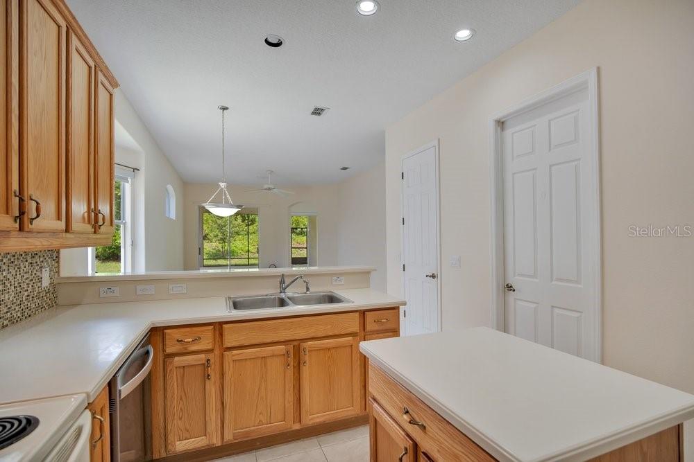 534 Newhall Ln Property Photo 16