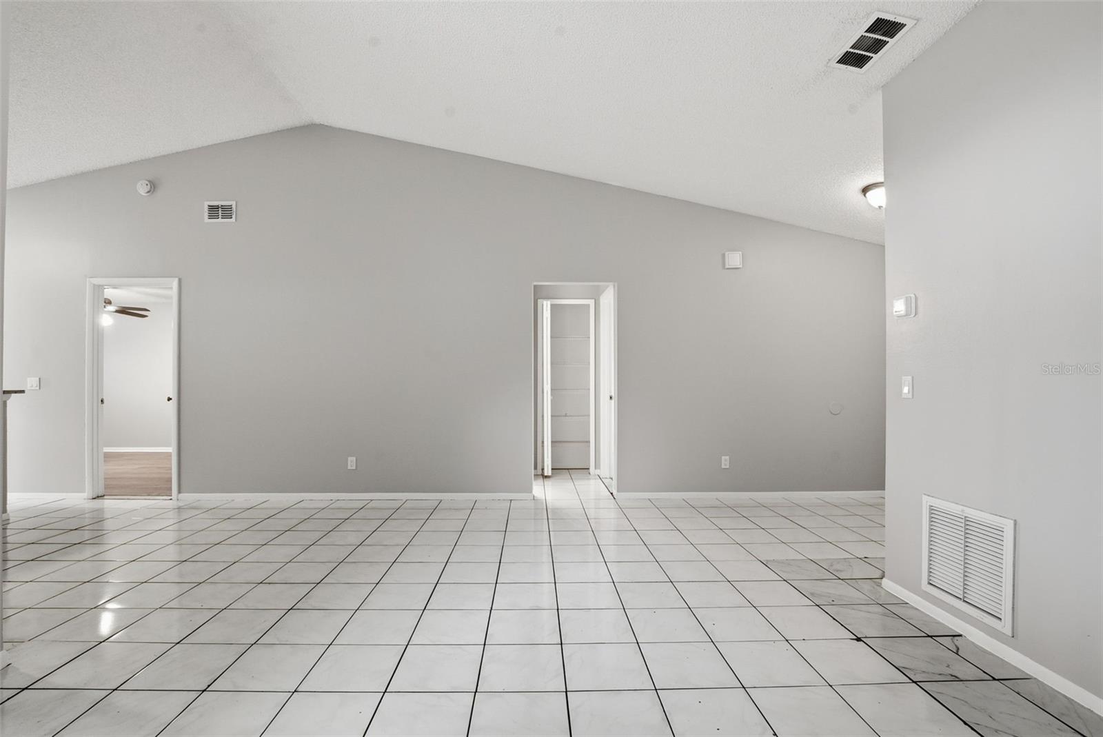 1183 Pin Oak Dr Property Photo 10