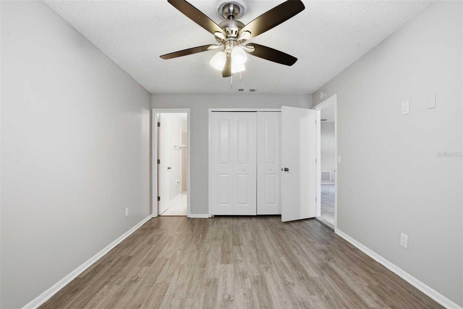 1183 Pin Oak Dr Property Photo 16