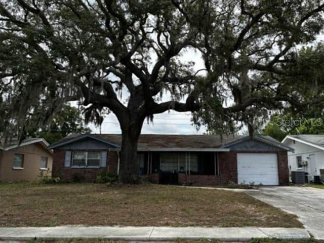 10914 Queens Rd Property Photo 1
