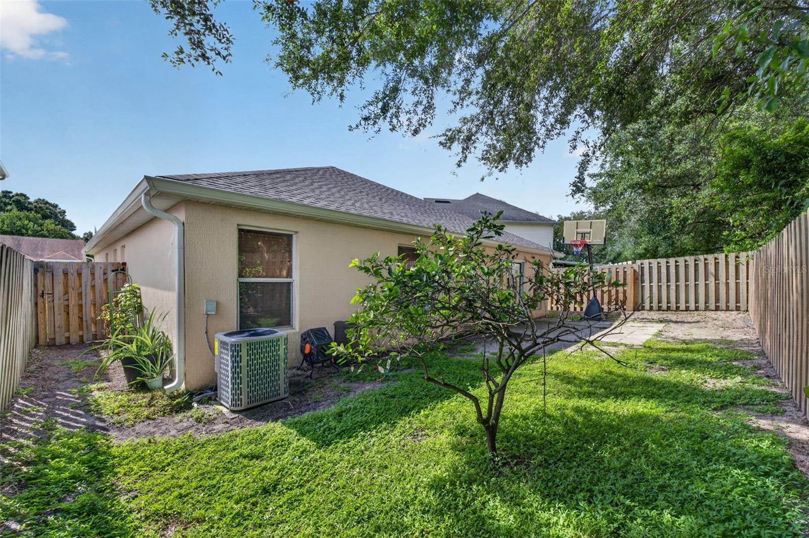 3597 Moss Pointe Pl Property Photo 5