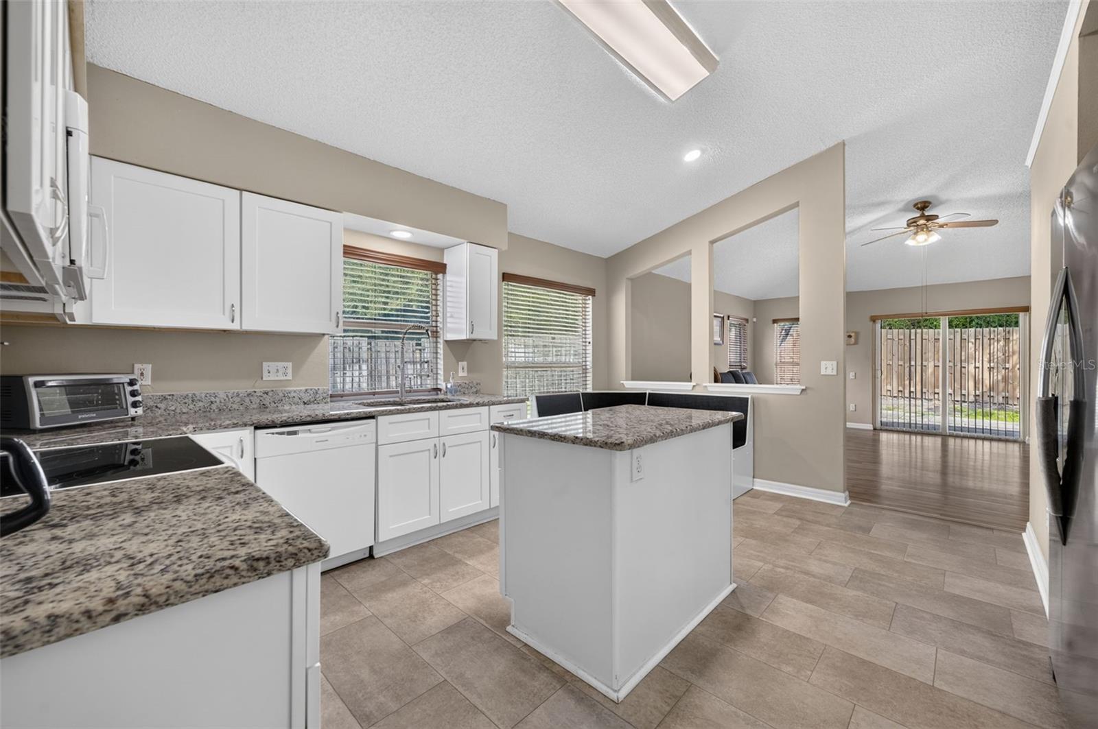 3597 Moss Pointe Pl Property Photo 9