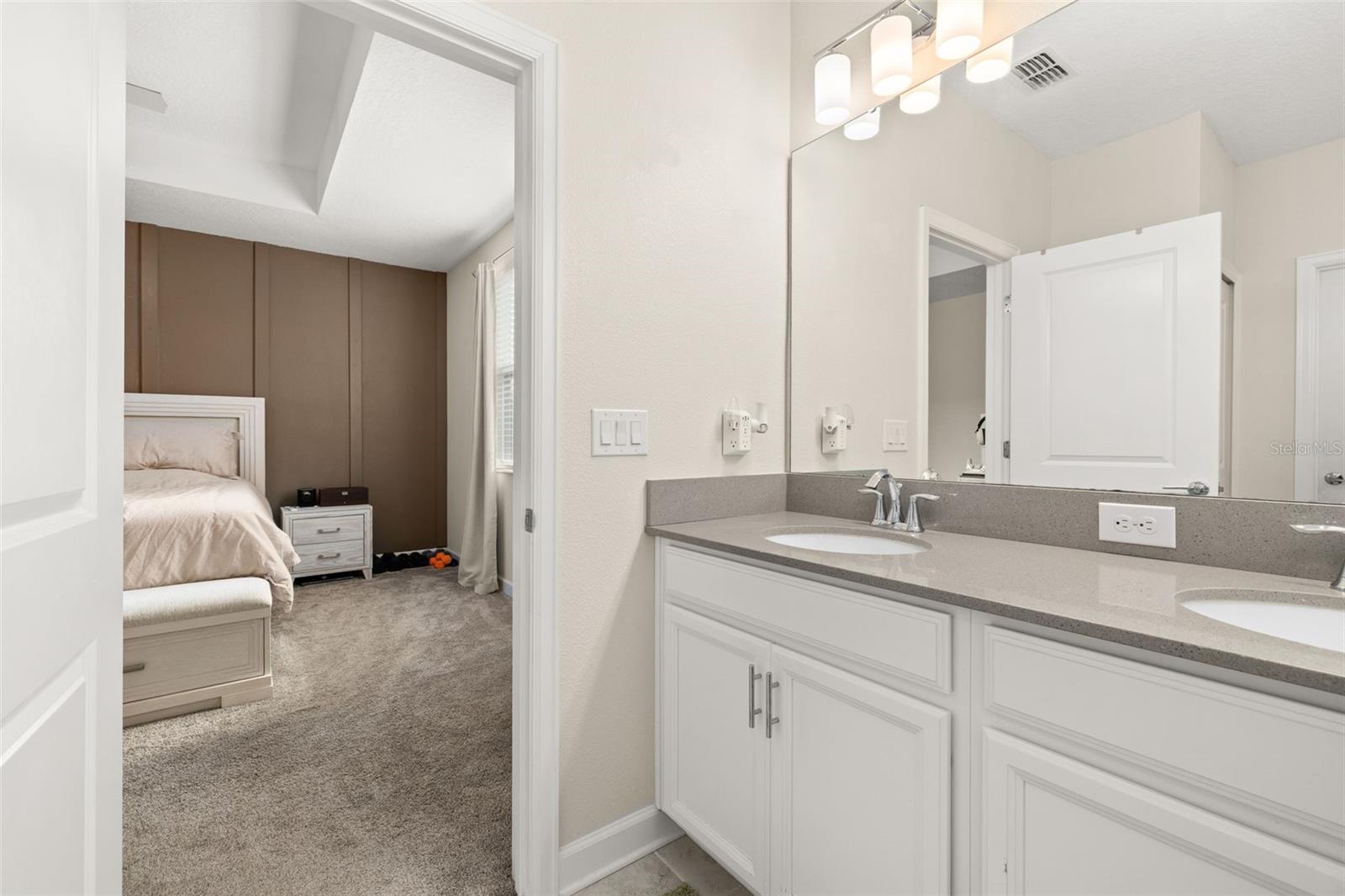 2905 Satire St Property Photo 28