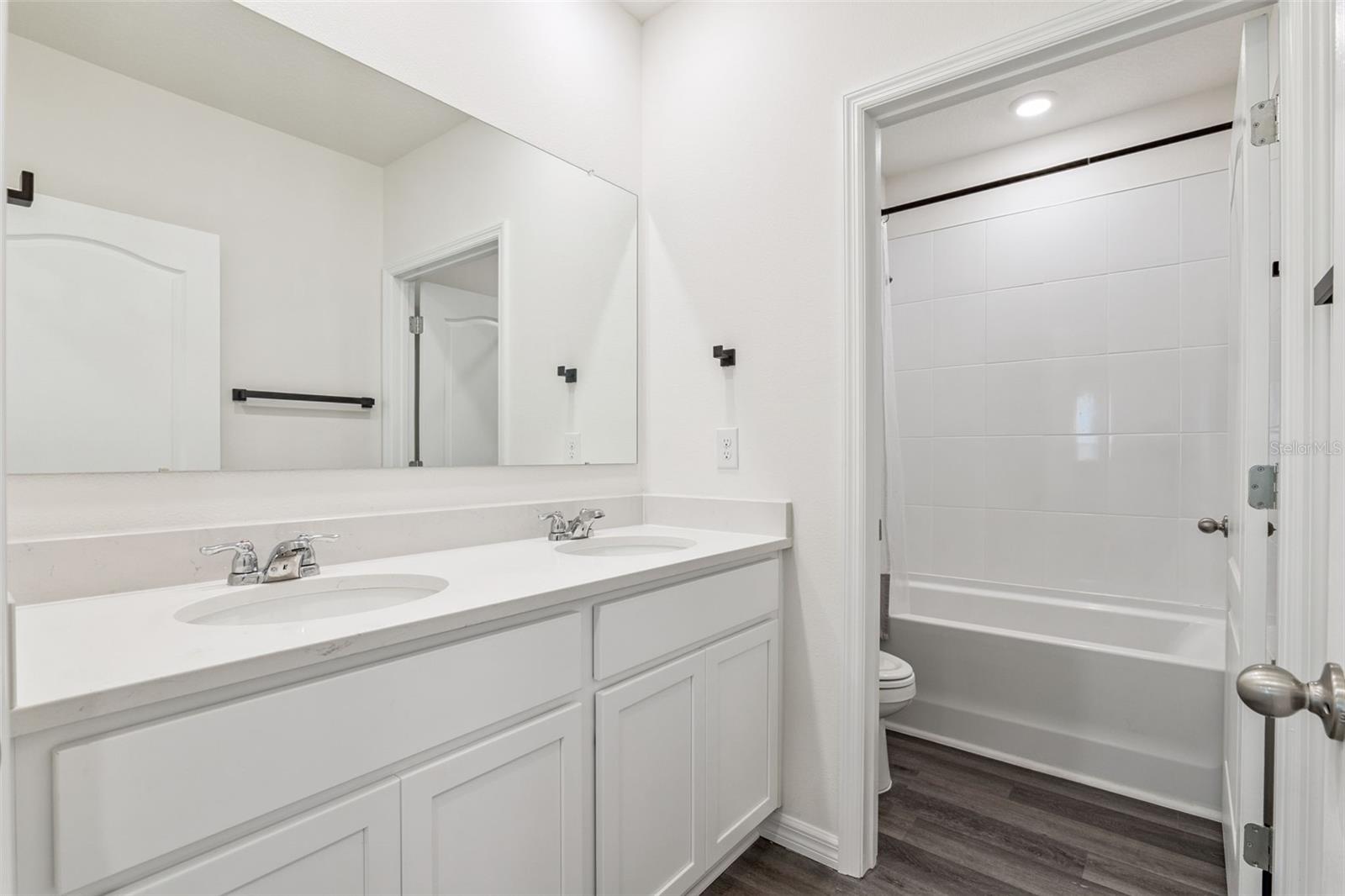 5368 Hayloft Dr Property Photo 15