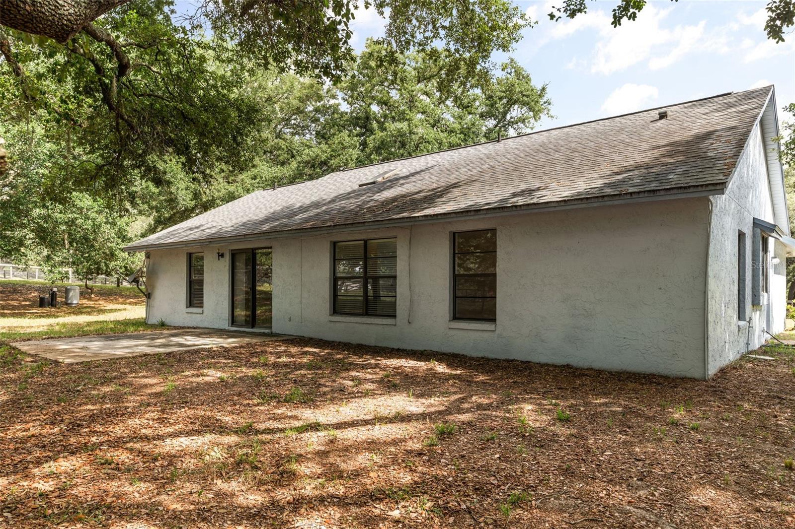 16104 Sandhill Rd Property Photo 4