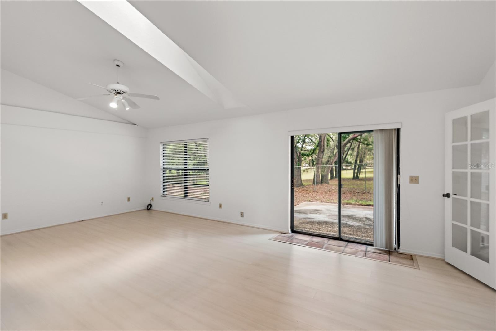 16104 Sandhill Rd Property Photo 11