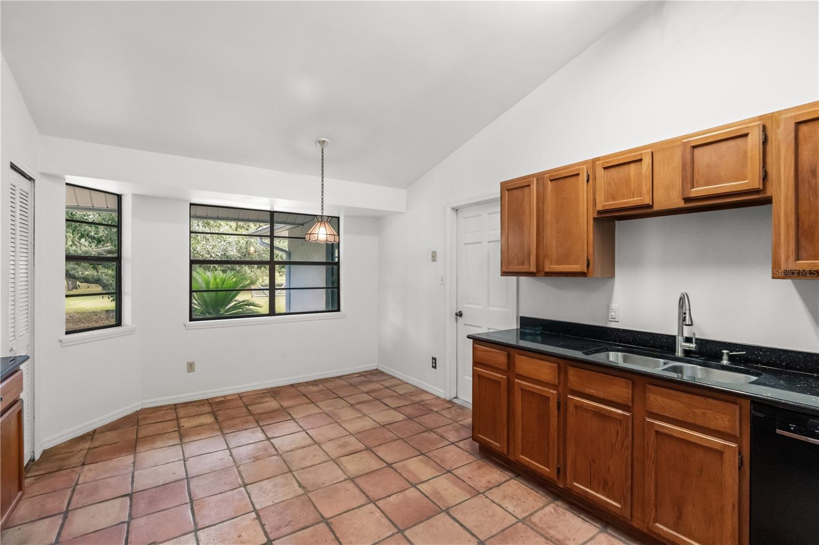 16104 Sandhill Rd Property Photo 15