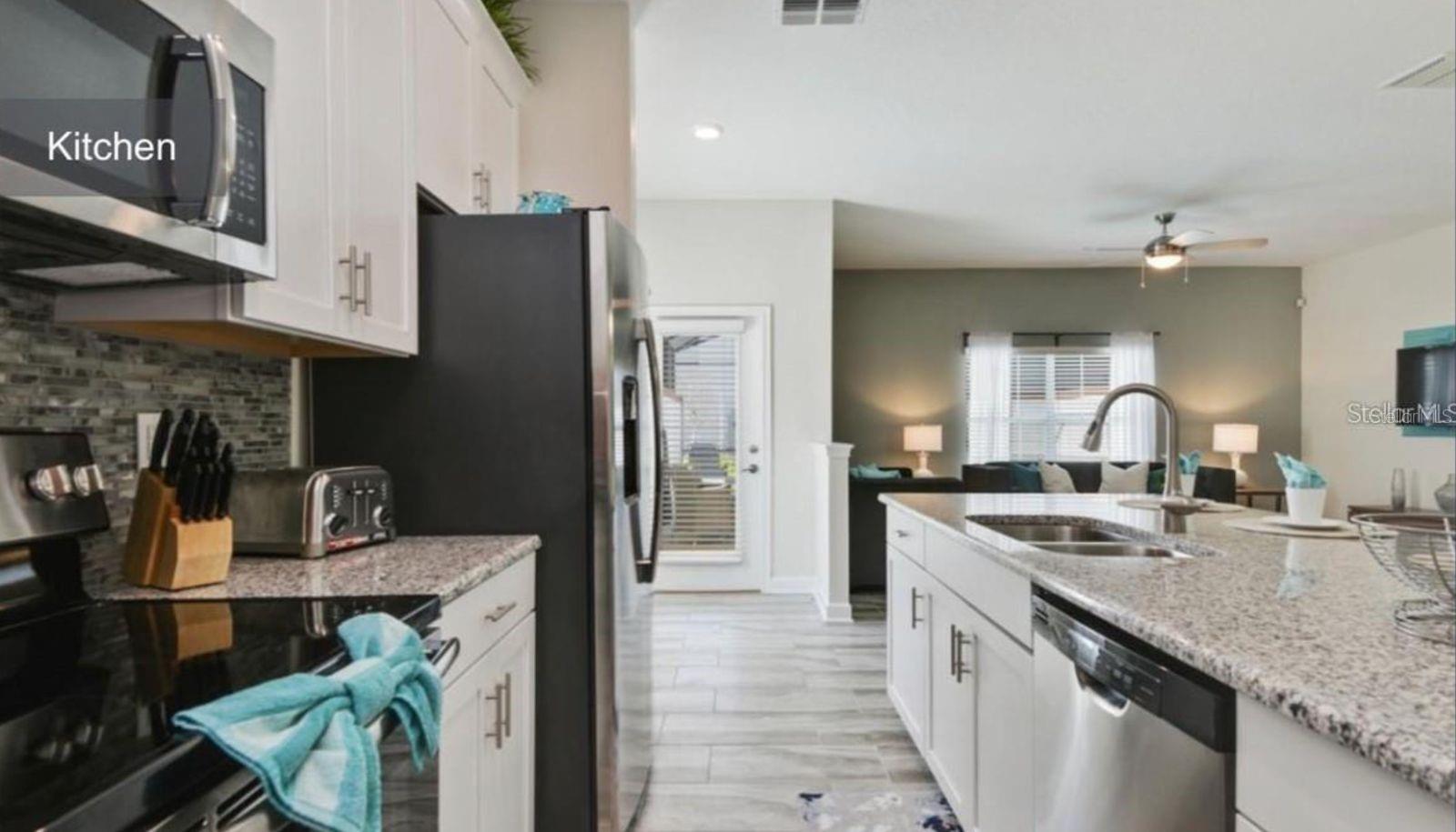 1592 Slice Way Property Photo 3
