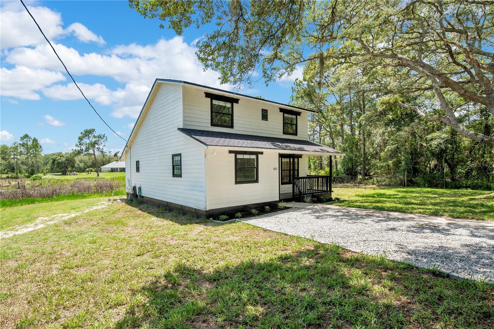 42111 Chinaberry Ct Property Photo 2